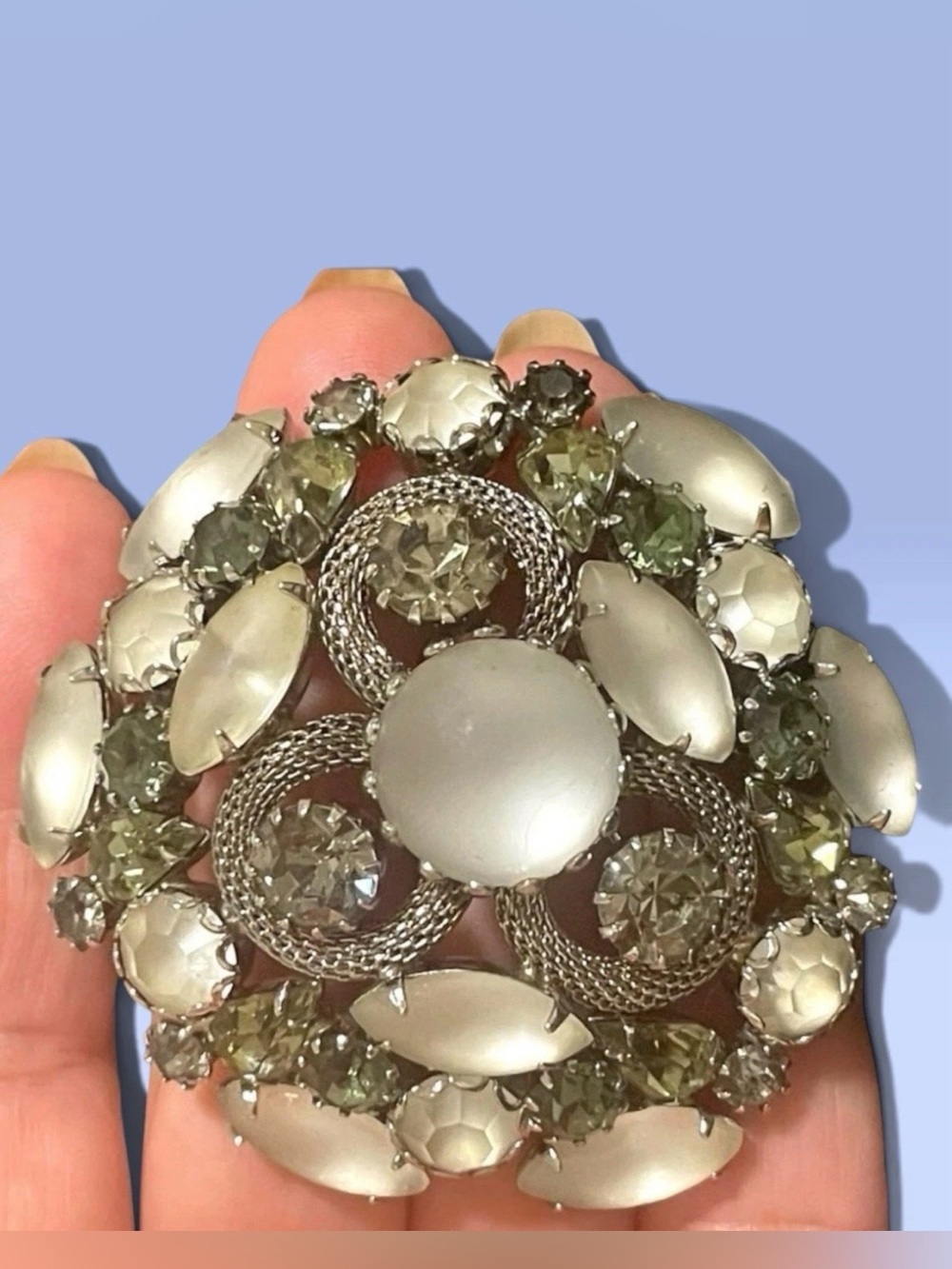 VINTAGE BROOCH UNSIGNED Hobe? Green-and Frosted Gray Sunshine Rhinestone